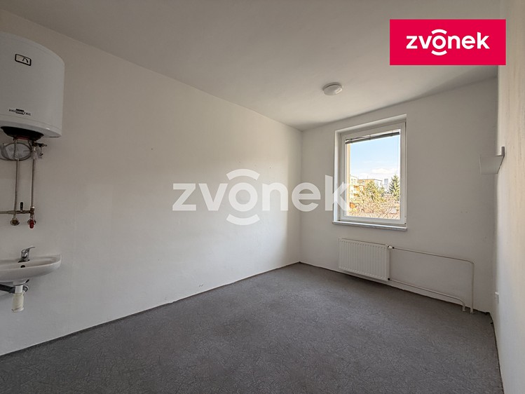 Pronájem kanceláře 50 m² - foto 5