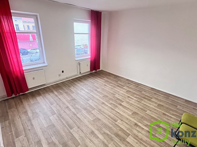 Pronájem kanceláře 33 m² - foto 2