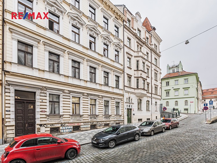 Pronájem kanceláře 180 m² - foto 4