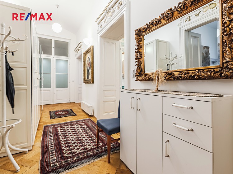 Pronájem kanceláře 180 m² - foto 5