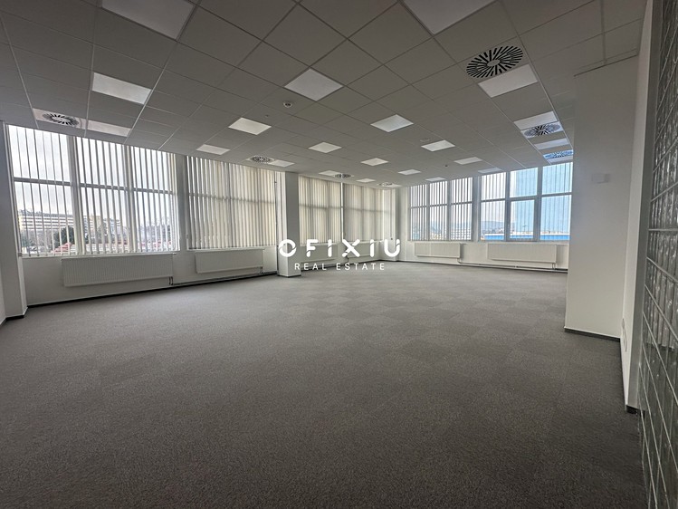 Pronájem kanceláře 100 m² - foto 1