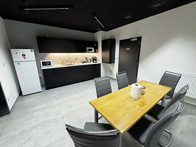Pronájem kanceláře 369 m² - foto 4