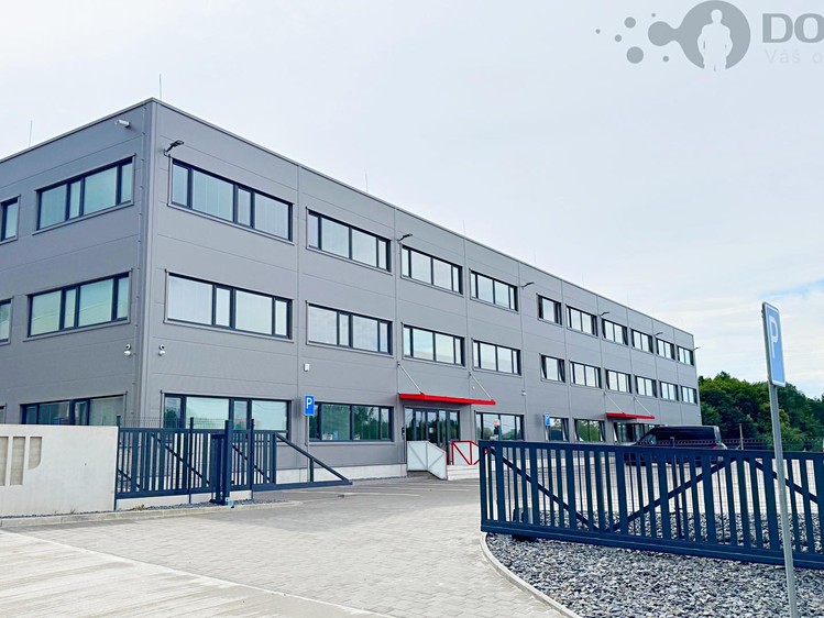 Pronájem kanceláře 452 m² - foto 1
