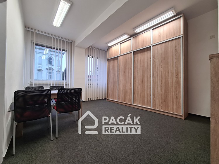 Pronájem kanceláře 20 m² - foto 1