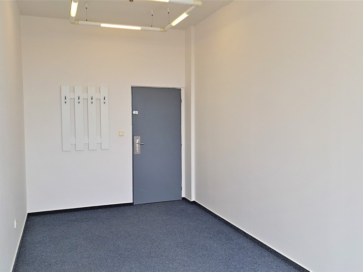 Pronájem kanceláře 24 m² - foto 2