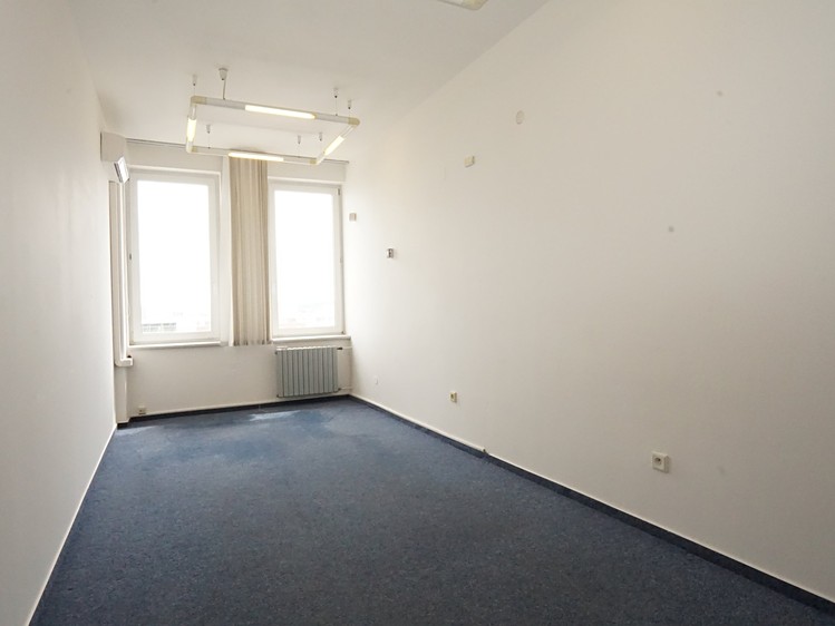 Pronájem kanceláře 24 m² - foto 1