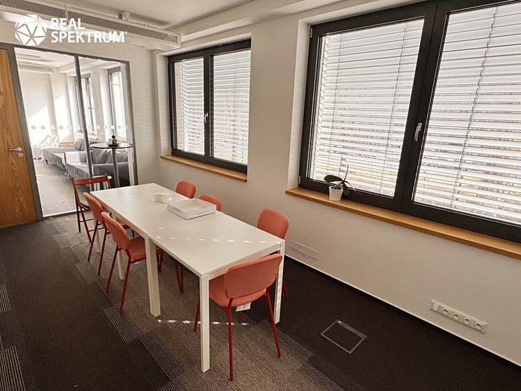 Pronájem kanceláře 486 m² - foto 2