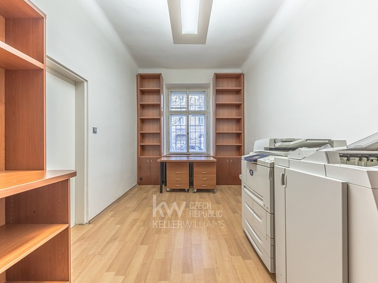 Pronájem kanceláře 270 m² - foto 3