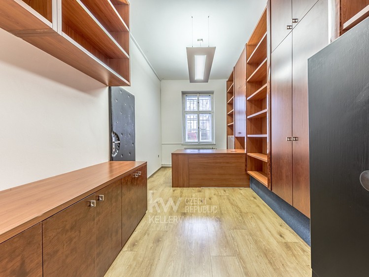 Pronájem kanceláře 270 m² - foto 6