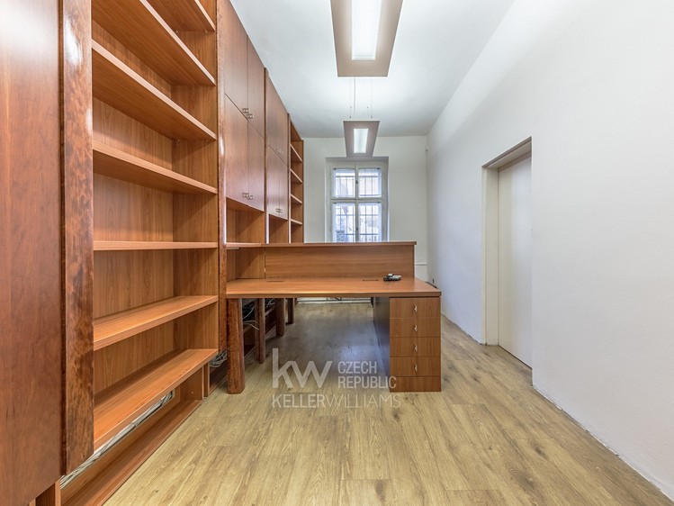 Pronájem kanceláře 270 m² - foto 7