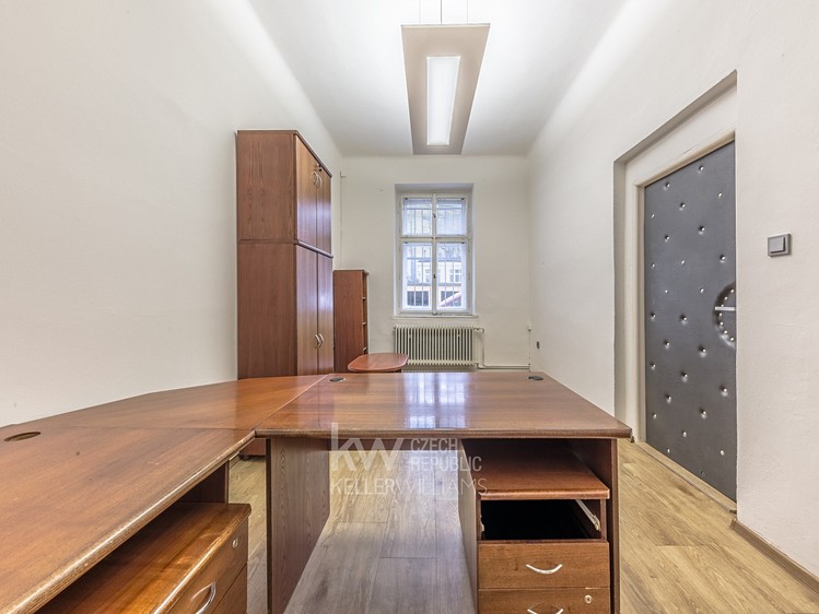 Pronájem kanceláře 270 m² - foto 5