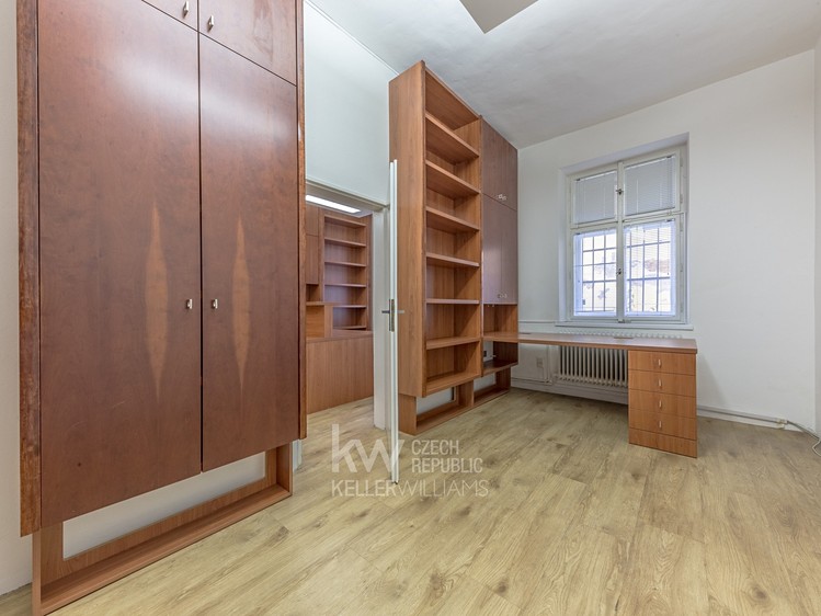 Pronájem kanceláře 270 m² - foto 8