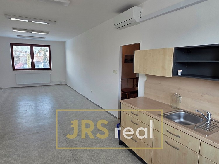 Pronájem kanceláře 34 m² - foto 3