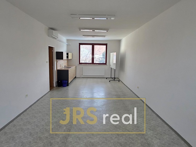 Pronájem kanceláře 34 m² - foto 4