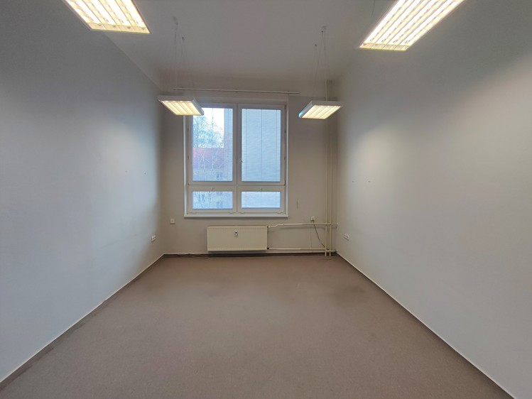 Pronájem kanceláře 22 m² - foto 4
