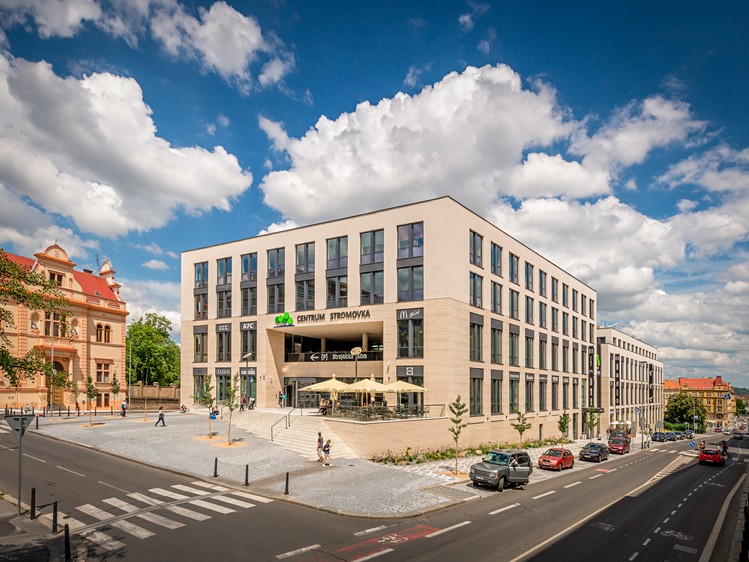 Pronájem kanceláře 380 m² - foto 1