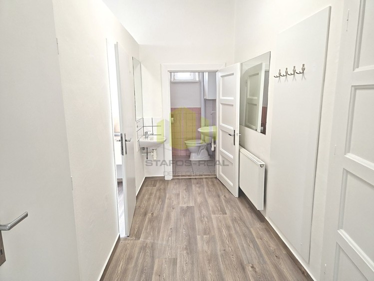 Pronájem kanceláře 75 m² - foto 4