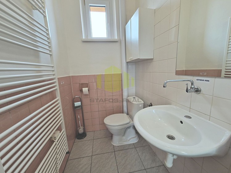 Pronájem kanceláře 75 m² - foto 5