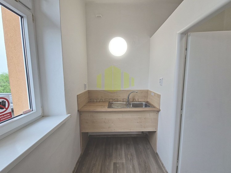 Pronájem kanceláře 75 m² - foto 7