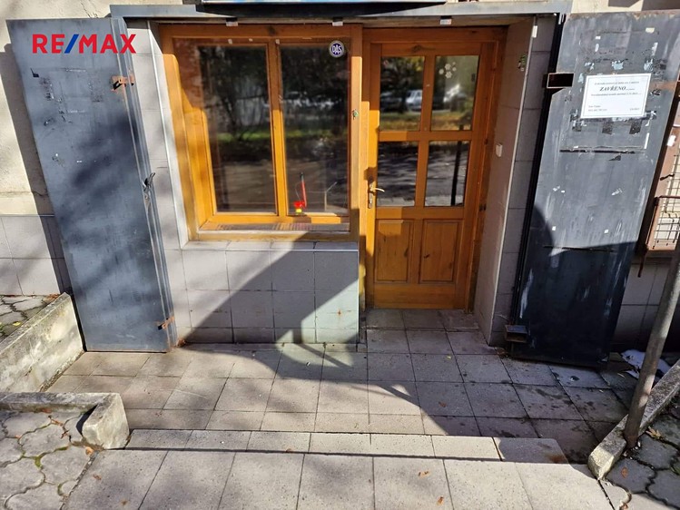 Pronájem obchodního prostoru 64 m² - foto 1