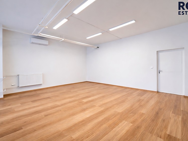 Pronájem kanceláře 116 m² - foto 4