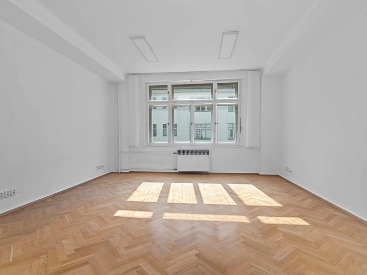 Pronájem kanceláře 30 m² - foto 1