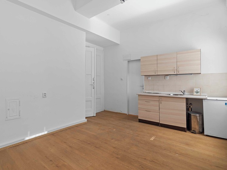 Pronájem kanceláře 30 m² - foto 5