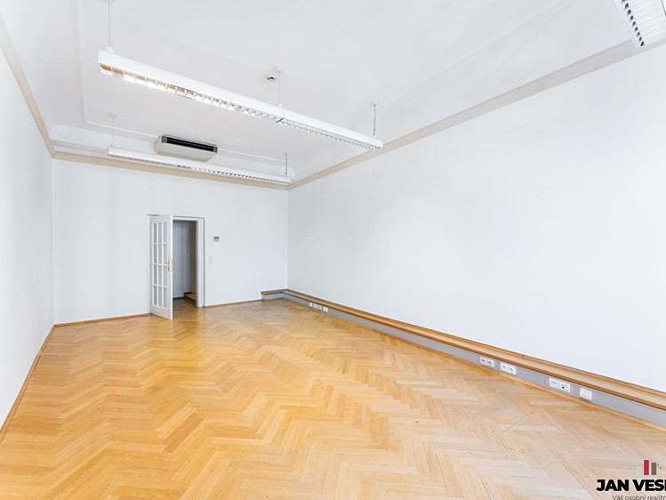 Pronájem kanceláře 36 m² - foto 7