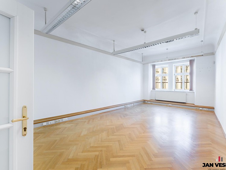 Pronájem kanceláře 36 m² - foto 6