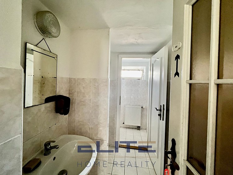Pronájem kanceláře 300 m² - foto 7