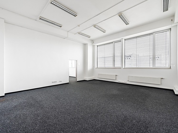 Pronájem kanceláře 351 m² - foto 3