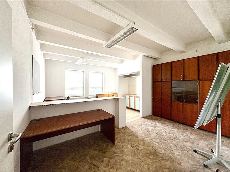Pronájem kanceláře 30 m² - foto 1