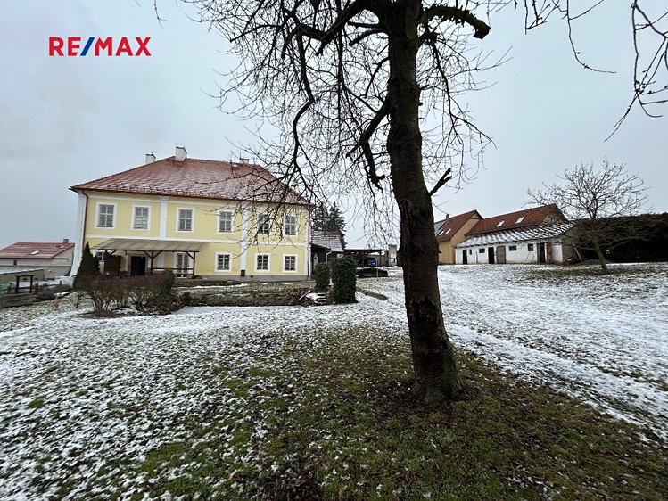 Pronájem kanceláře 115 m² - foto 1