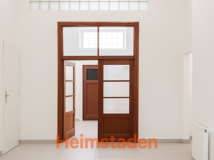 Pronájem obchodního prostoru 84 m² - foto 1