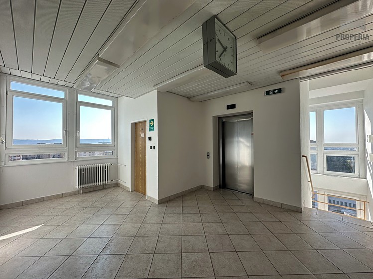 Pronájem kanceláře 20 m² - foto 3