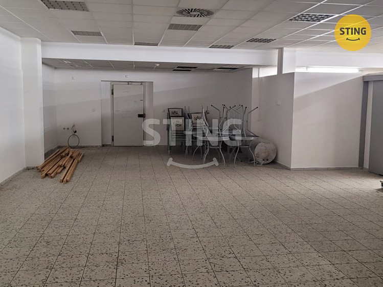 Pronájem obchodního prostoru 215 m² - foto 2
