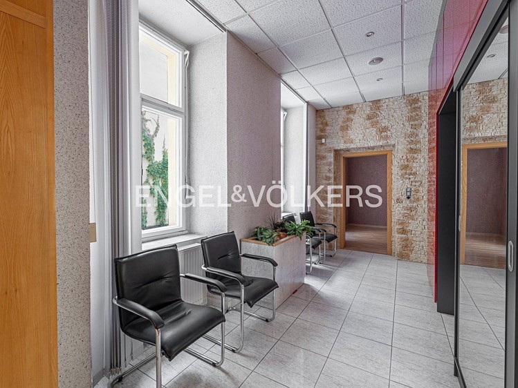 Pronájem kanceláře 191 m² - foto 4