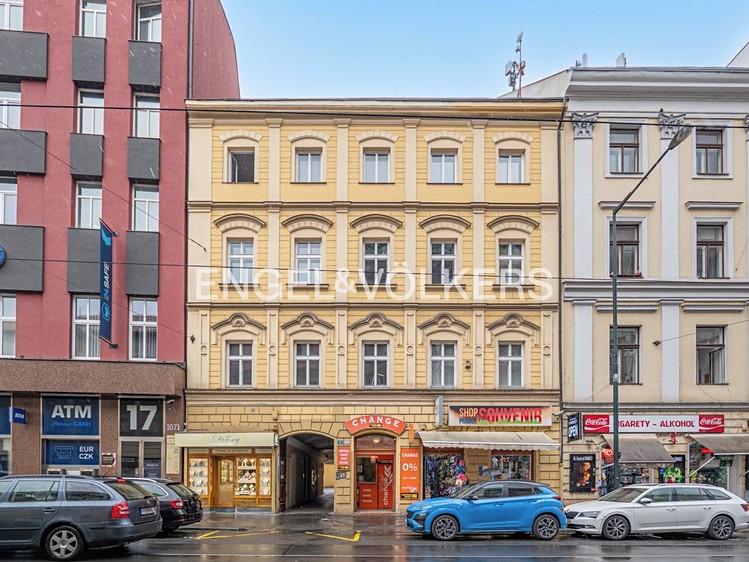 Pronájem kanceláře 191 m² - foto 1