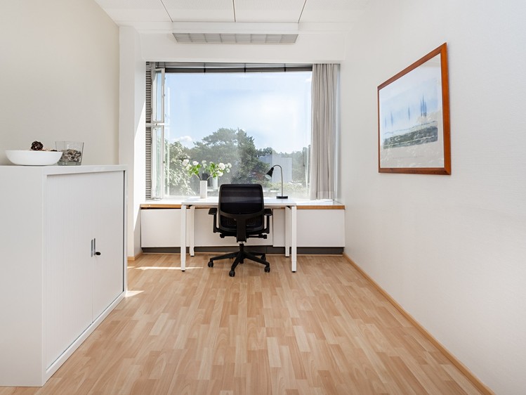 Pronájem kanceláře 15 m² - foto 1