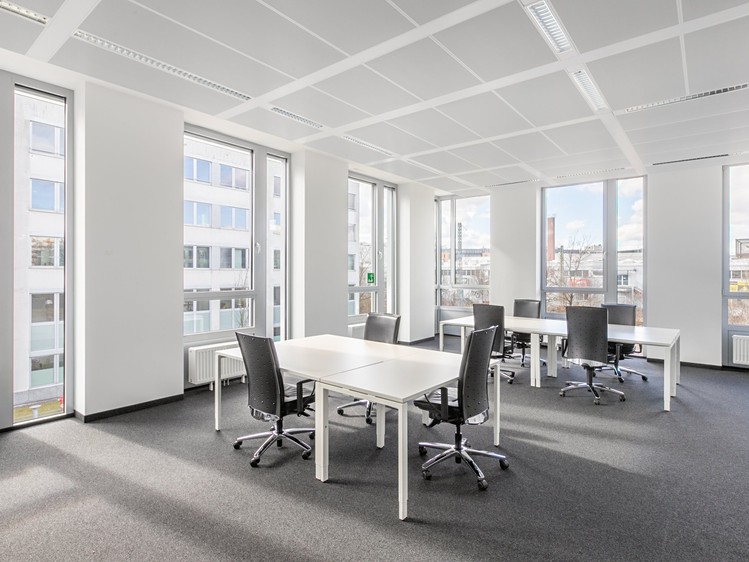 Pronájem kanceláře 100 m² - foto 1