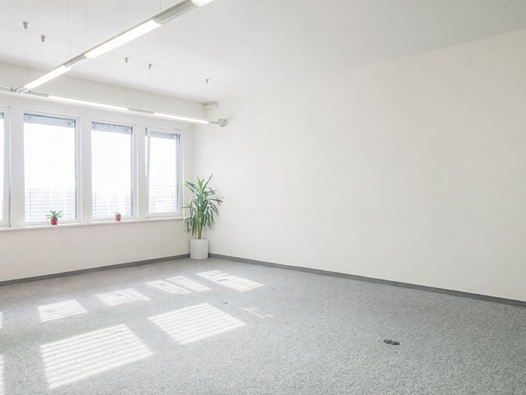 Pronájem kanceláře 105 m² - foto 1