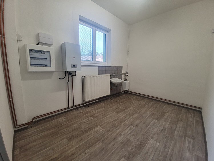 Pronájem výrobní haly, prostoru 144 m² - foto 5