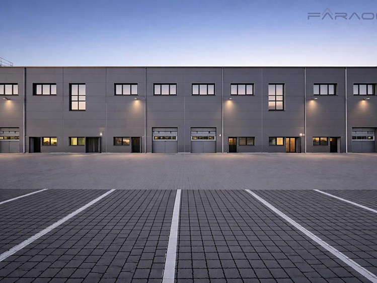 Pronájem skladového prostoru 1 100 m² - foto 1
