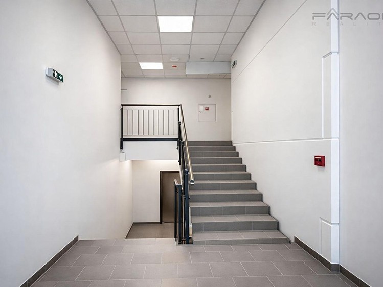 Pronájem skladového prostoru 1 100 m² - foto 5