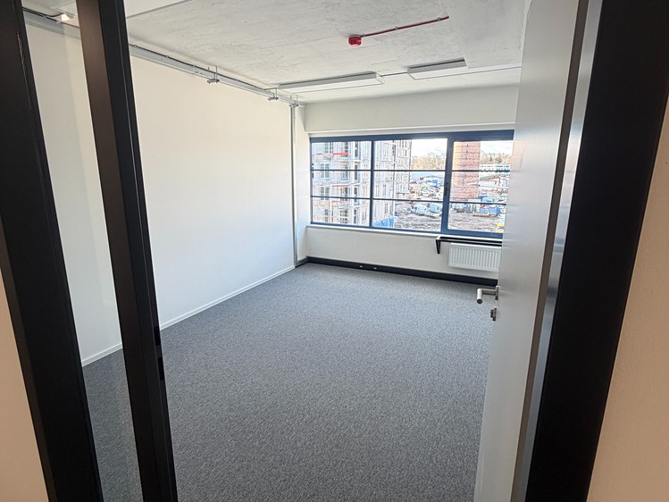 Pronájem kanceláře 213 m² - foto 2