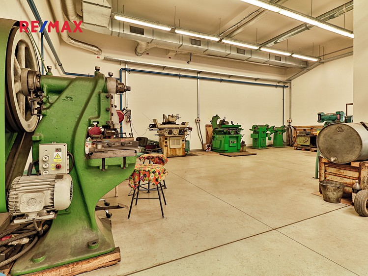 Pronájem výrobní haly, prostoru 720 m² - foto 4