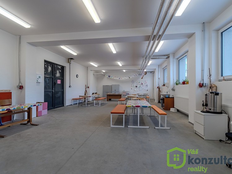 Pronájem výrobní haly, prostoru 160 m² - foto 8