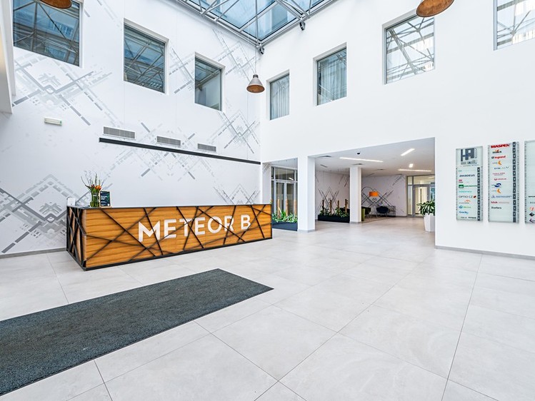 Pronájem kanceláře 194 m² - foto 2
