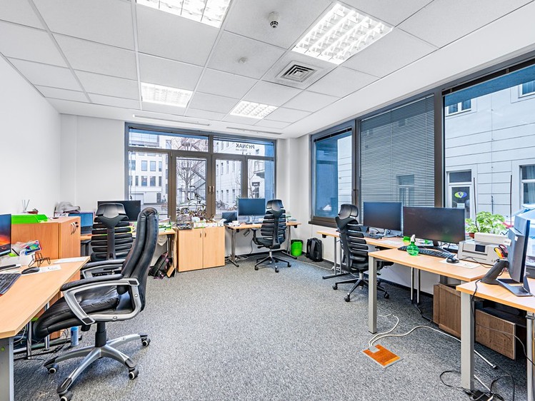 Pronájem kanceláře 194 m² - foto 5