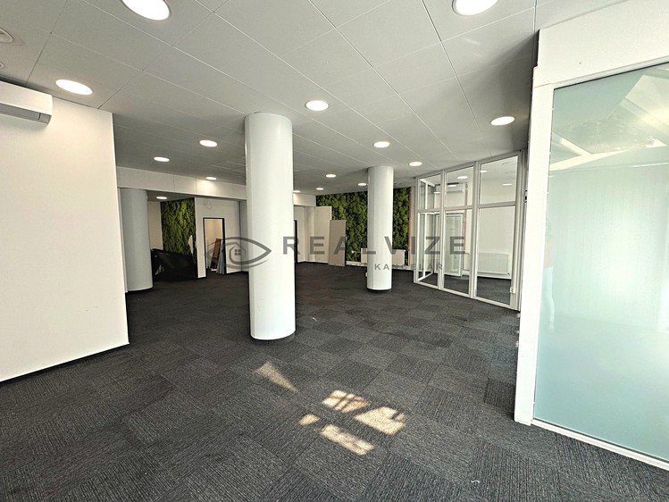 Pronájem obchodního prostoru 147 m² - foto 2